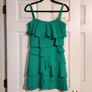 BCBG MAXAZRIA green ruffled dress. Size 6.